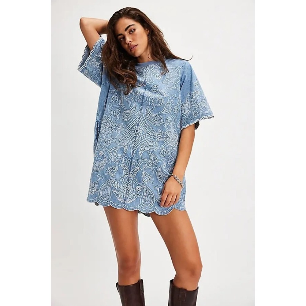 Free People Embroidered Denim Mini Dress Blue Paisley Scalloped Hem NWT - Picture 1 of 6